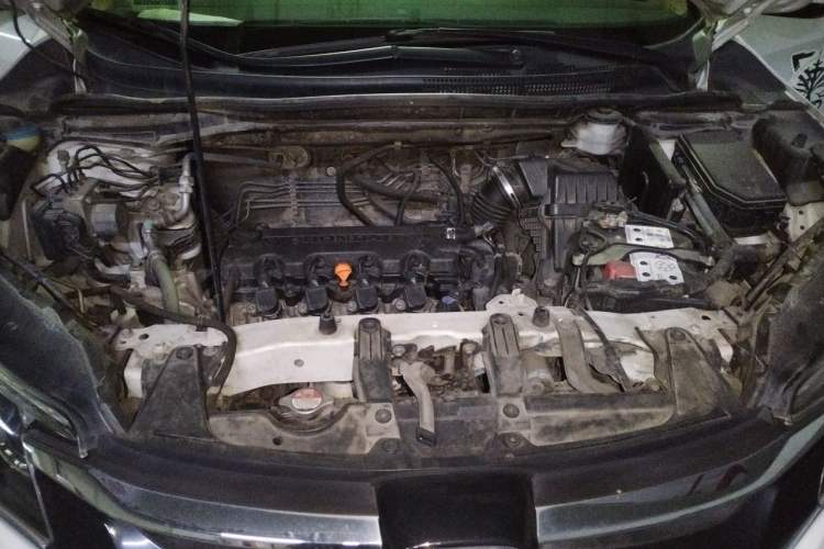 Used Honda CR-V 2015 2.0L two-wheel drive Fashion Edition Engine Bay