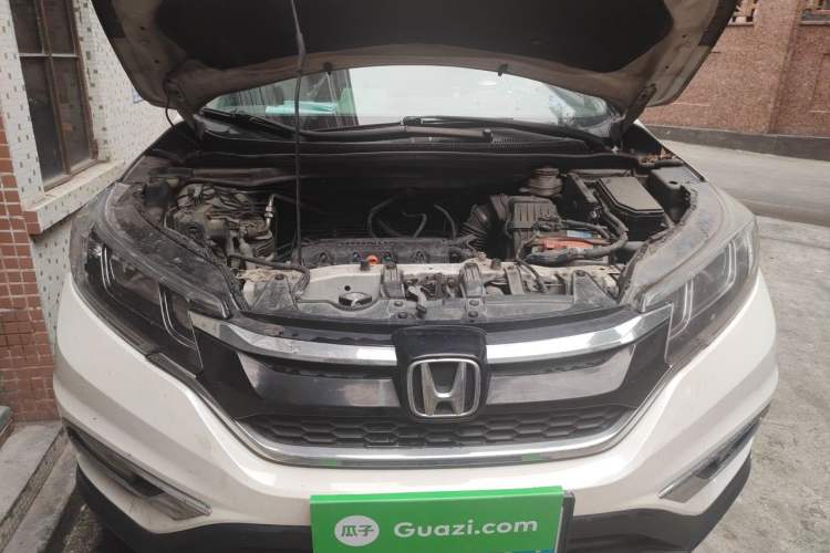 Used Honda CR-V 2015 2.0L two-wheel drive Fashion Edition Engine Bay