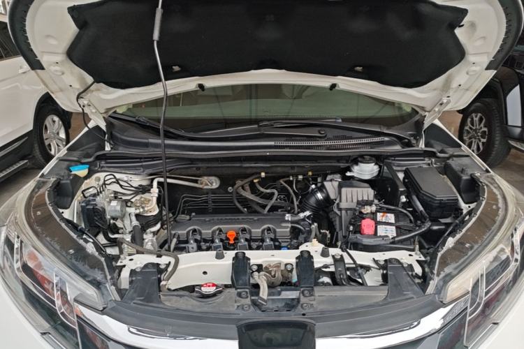 Used Honda CR-V 2015 2.0L two-wheel drive Fashion Edition Engine Bay