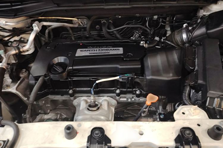 Used Honda CR-V 2015 2.4L two-wheel drive luxury version Engine Bay