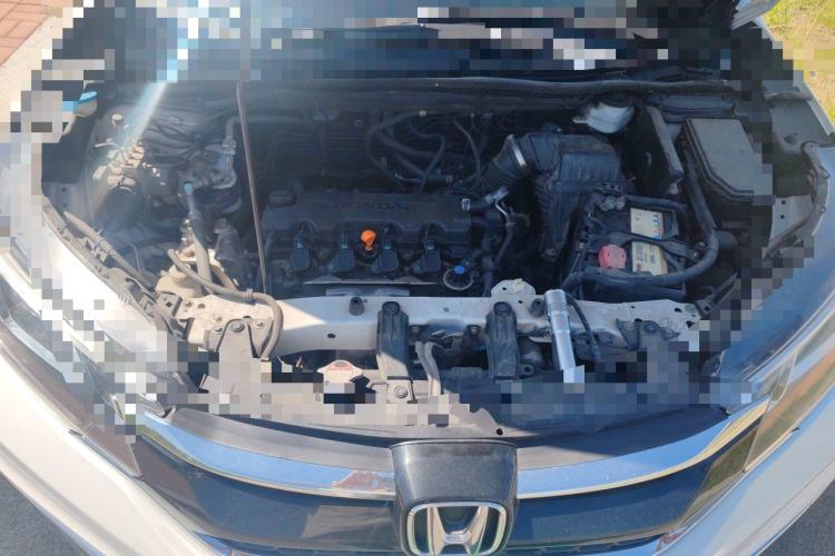 Used Honda CR-V 2015 2.0L two-wheel drive Fashion Edition Engine Bay