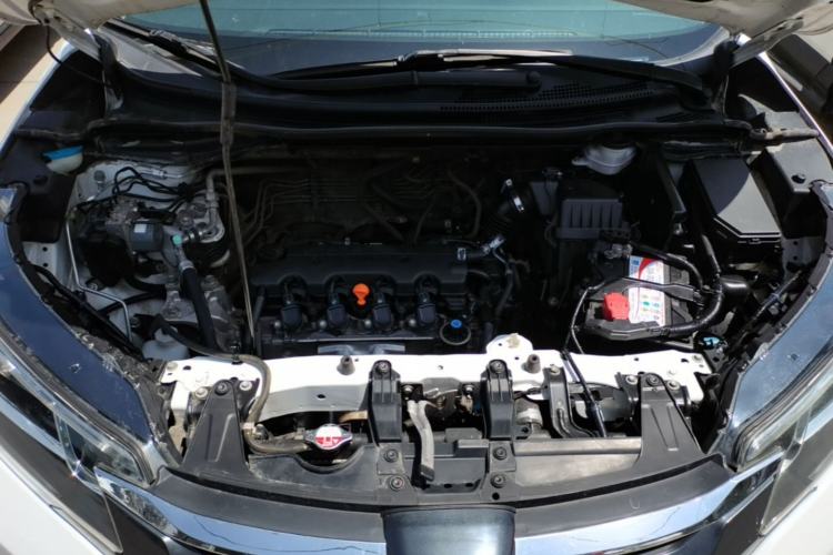 Used Honda CR-V 2015 2.0L two-wheel drive urban version Engine Bay
