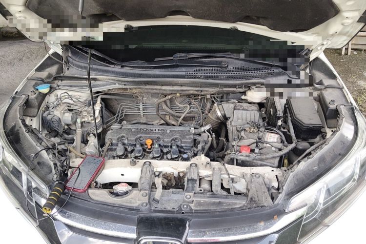 Used Honda CR-V 2015 2.0L two-wheel drive Fashion Edition Engine Bay