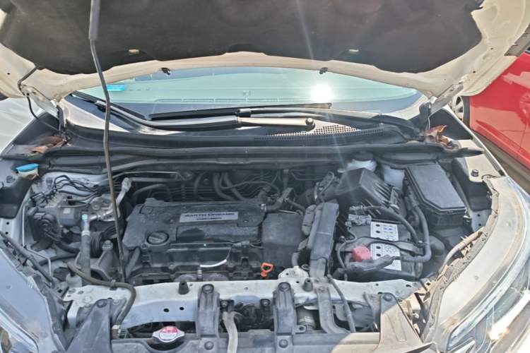 Used Honda CR-V 2015 2.4L two-wheel drive luxury version Engine Bay