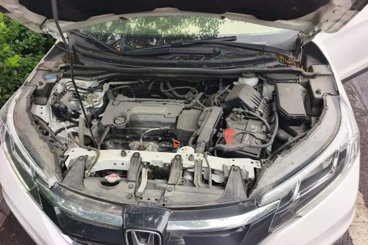 Used Honda CR-V 2015 2.4L two-wheel drive luxury version Engine Bay