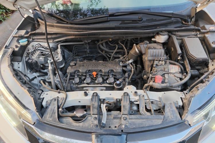 Used Honda CR-V 2015 2.0L two-wheel drive Fashion Edition Engine Bay
