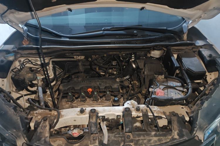 Used Honda CR-V 2015 2.0L two-wheel drive Fashion Edition Engine Bay