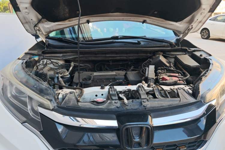 Used Honda CR-V 2015 2.4L two-wheel drive luxury version Engine Bay