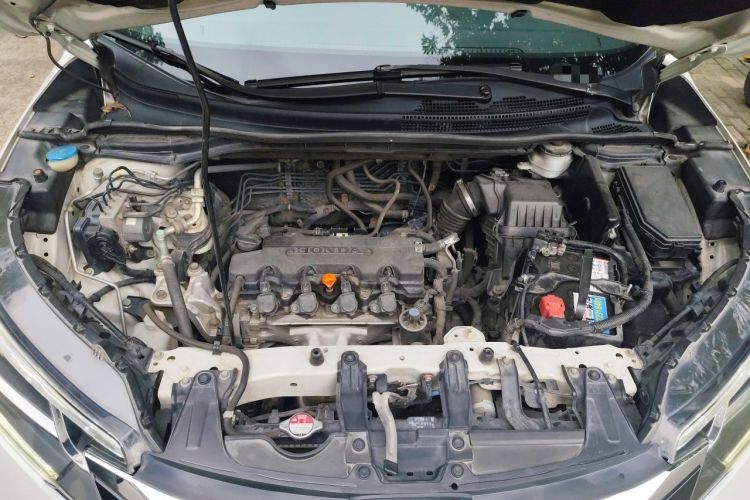 Used Honda CR-V 2015 2.0L two-wheel drive urban version Engine Bay
