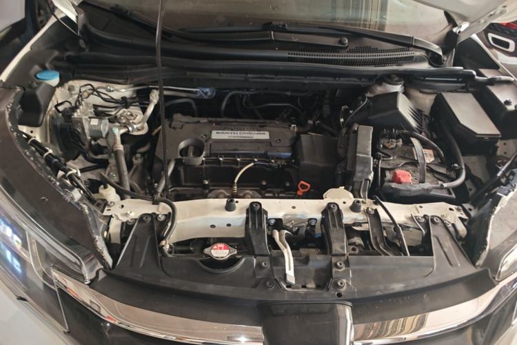 Used Honda CR-V 2015 2.4L two-wheel drive luxury version Engine Bay