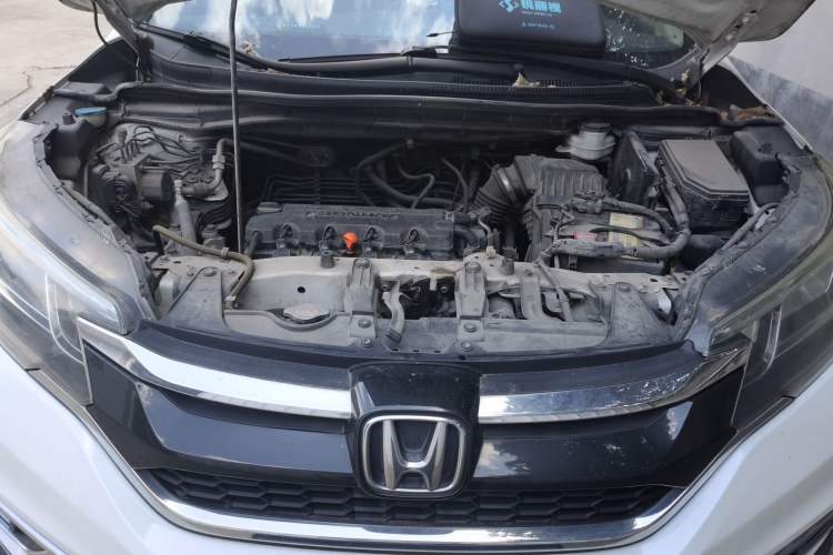 Used Honda CR-V 2015 2.0L two-wheel drive urban version Engine Bay