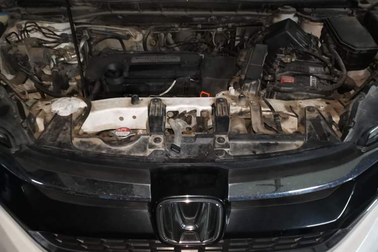 Used Honda CR-V 2015 2.4L two-wheel drive luxury version Engine Bay