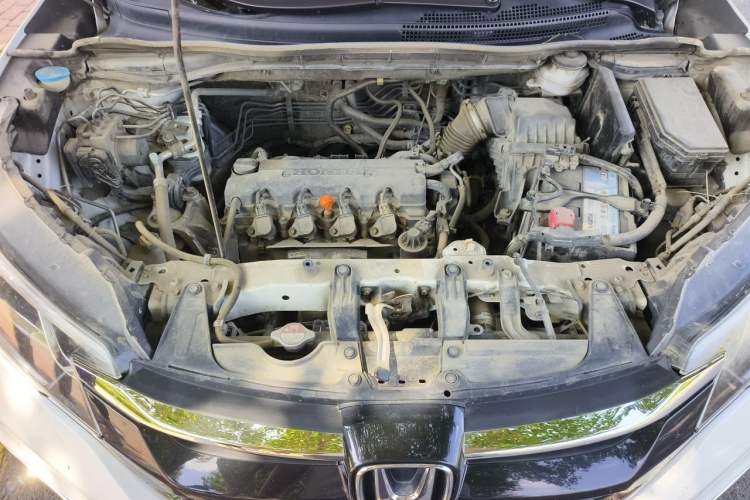 Used Honda CR-V 2015 2.0L two-wheel drive Fashion Edition Engine Bay