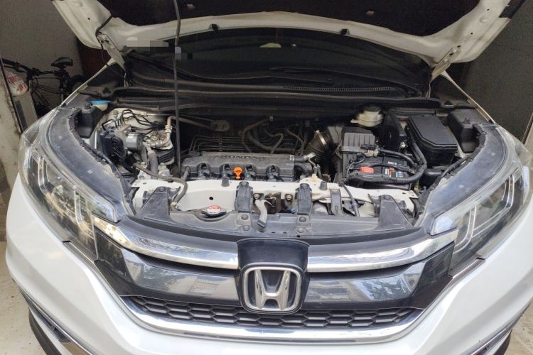 Used Honda CR-V 2015 2.0L two-wheel drive Fashion Edition Engine Bay