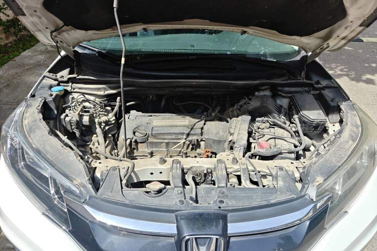 Used Honda CR-V 2015 2.4L two-wheel drive luxury version Engine Bay