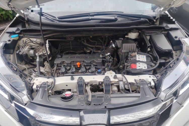 Used Honda CR-V 2015 2.0L two-wheel drive Fashion Edition Engine Bay