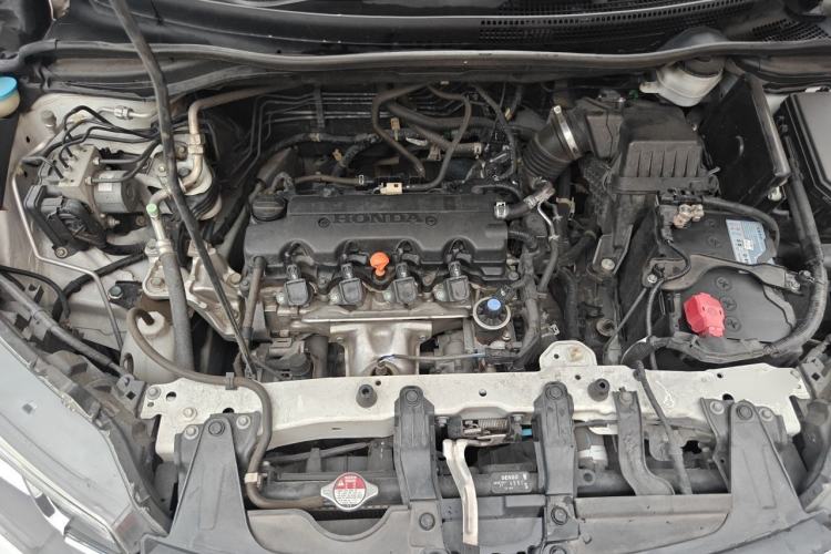 Used Honda CR-V 2015 2.0L two-wheel drive urban version Engine Bay