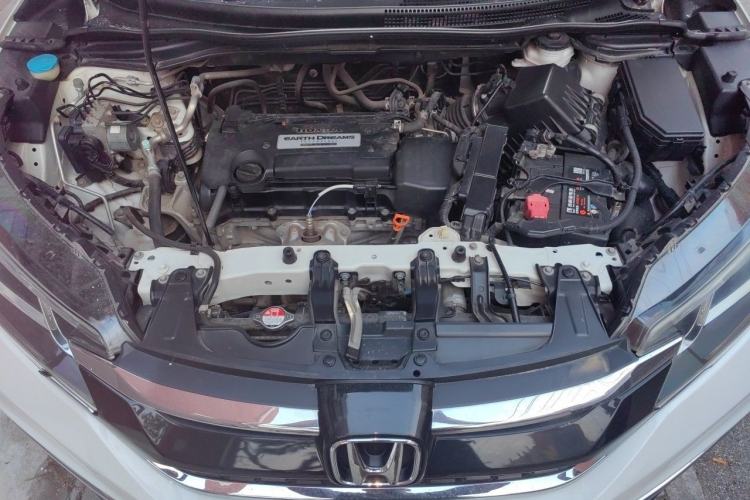 Used Honda CR-V 2015 2.4L two-wheel drive luxury version Engine Bay