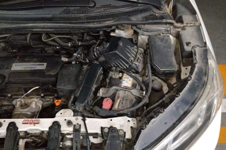 Used Honda CR-V 2015 2.4L two-wheel drive luxury version Engine Bay Left