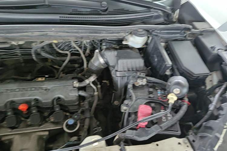 Used Honda CR-V 2015 2.0L two-wheel drive Fashion Edition Engine Bay Left