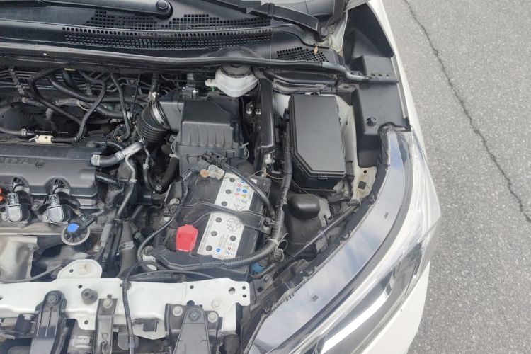 Used Honda CR-V 2015 2.0L two-wheel drive Fashion Edition Engine Bay Left