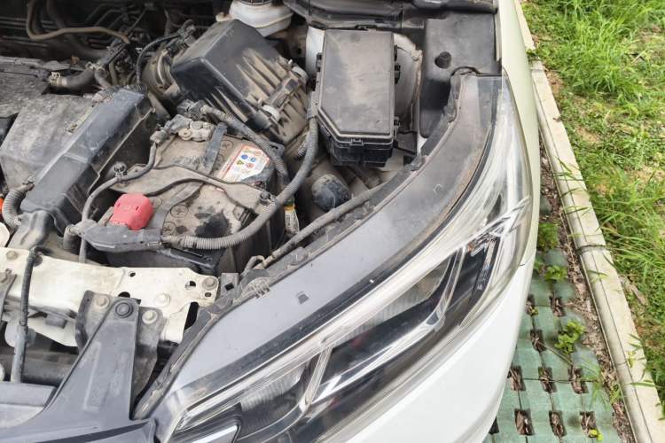 Used Honda CR-V 2015 2.4L two-wheel drive luxury version Engine Bay Left