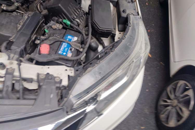 Used Honda CR-V 2015 2.4L two-wheel drive luxury version Engine Bay Left