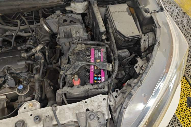 Used Honda CR-V 2015 2.0L two-wheel drive urban version Engine Bay Left