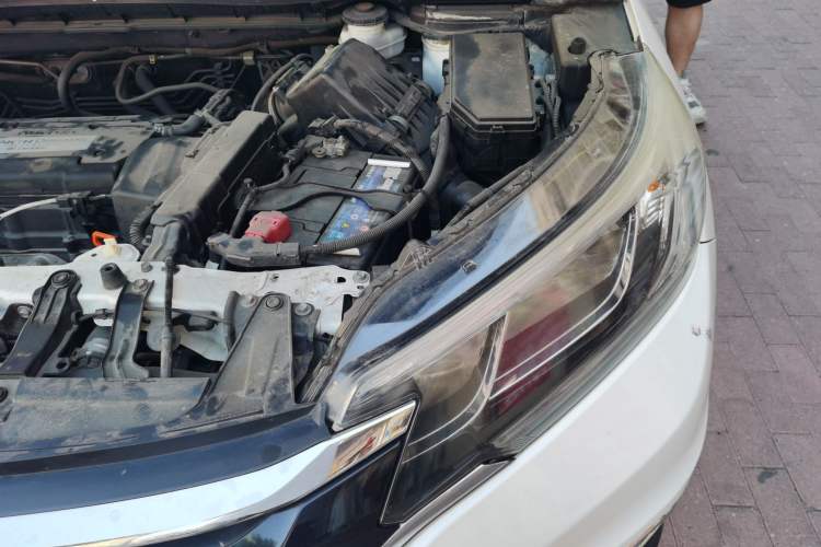 Used Honda CR-V 2015 2.4L four-wheel drive luxury version Engine Bay Left