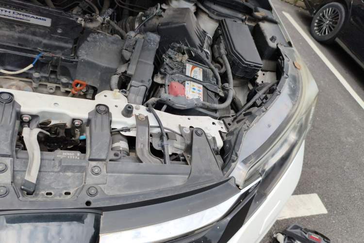 Used Honda CR-V 2015 2.4L Four-Wheel Drive Prestige Edition Engine Bay Left