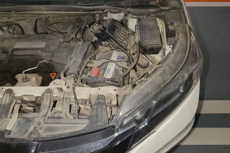 Used Honda CR-V 2015 2.4L four-wheel drive luxury version Engine Bay Left