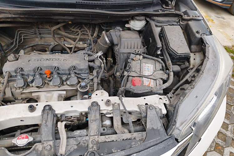 Used Honda CR-V 2015 2.0L Four-Wheel Drive Fashion Edition Engine Bay Left