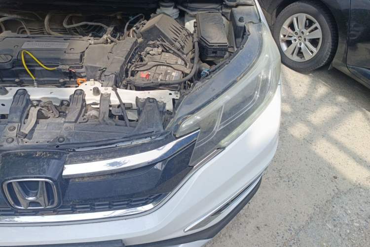 Used Honda CR-V 2015 2.4L four-wheel drive luxury version Engine Bay Left