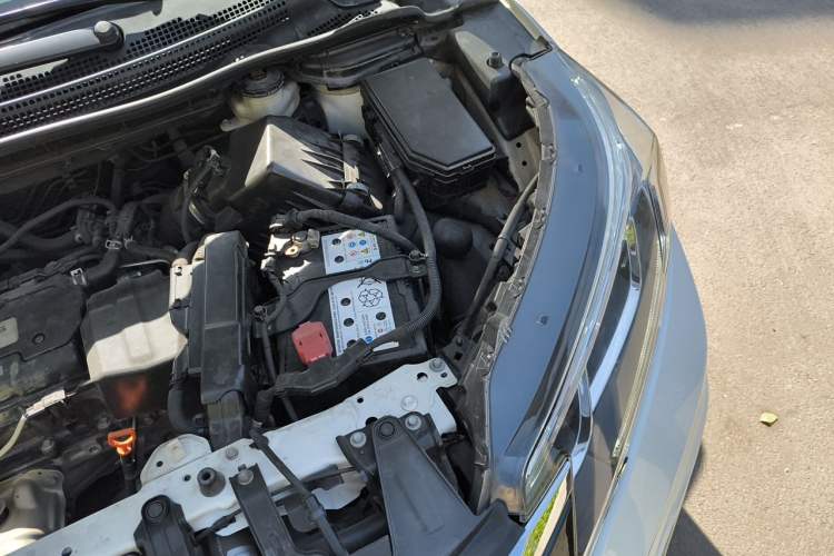 Used Honda CR-V 2015 2.4L two-wheel drive luxury version Engine Bay Left