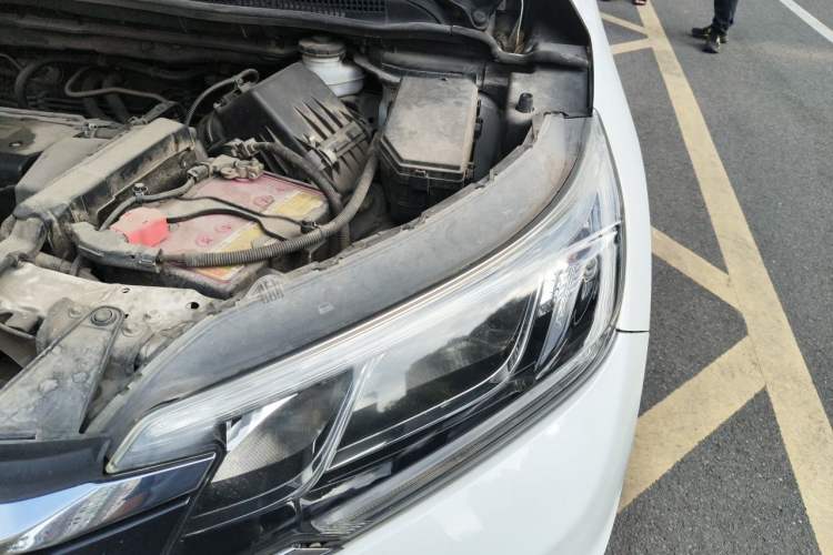 Used Honda CR-V 2015 2.4L two-wheel drive luxury version Engine Bay Left