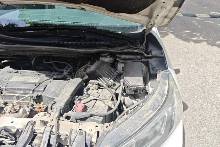 Used Honda CR-V 2015 2.4L two-wheel drive luxury version Engine Bay Left