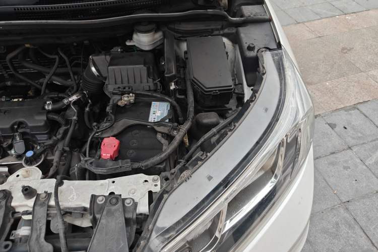 Used Honda CR-V 2015 2.0L two-wheel drive urban version Engine Bay Left