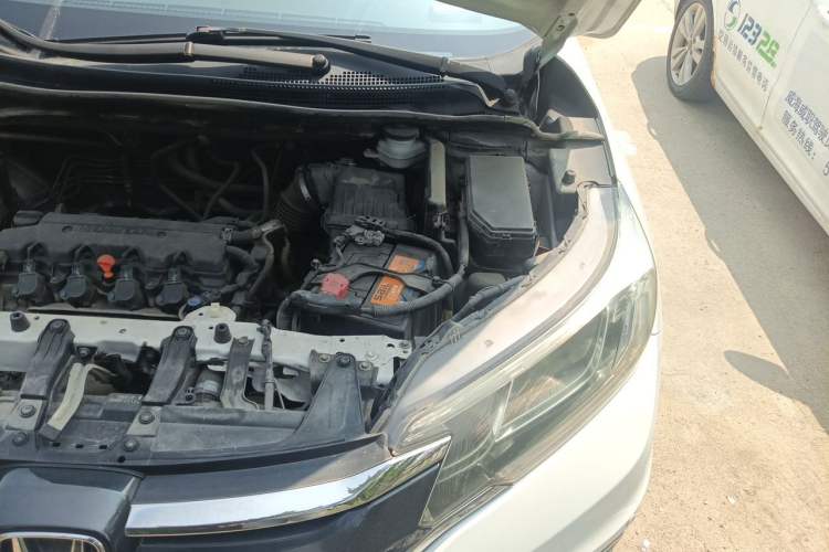 Used Honda CR-V 2015 2.0L two-wheel drive Fashion Edition Engine Bay Left