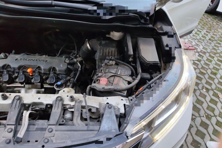 Used Honda CR-V 2015 2.0L two-wheel drive Fashion Edition Engine Bay Left