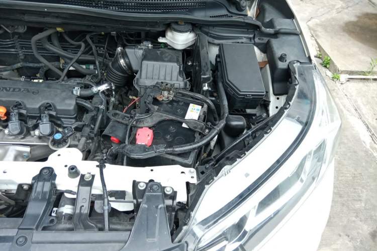 Used Honda CR-V 2015 2.0L two-wheel drive Fashion Edition Engine Bay Left