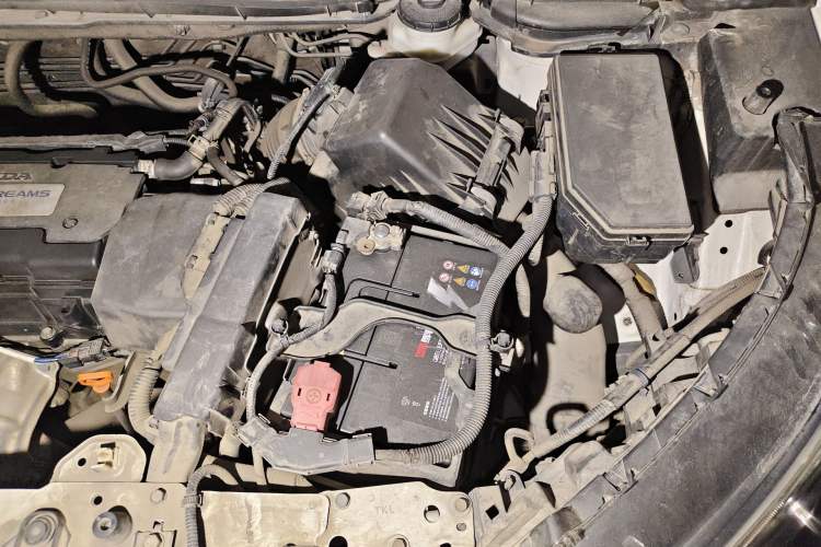 Used Honda CR-V 2015 2.4L two-wheel drive luxury version Engine Bay Left