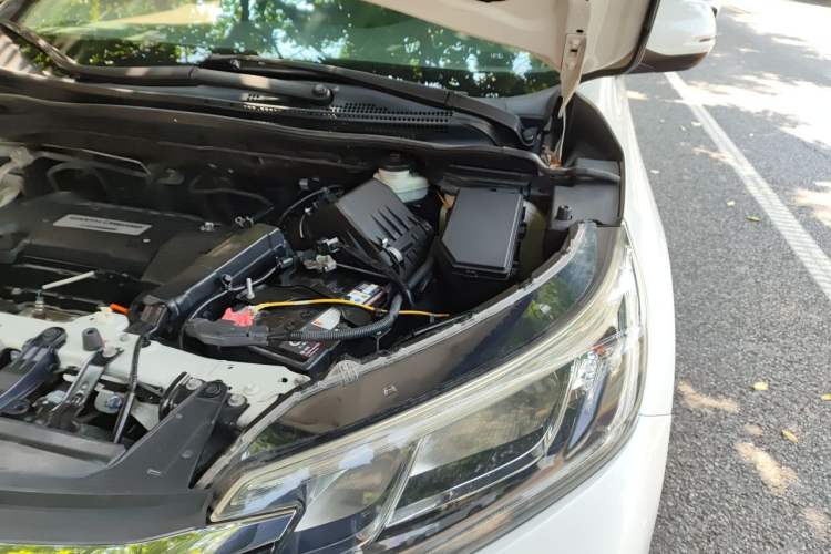 Used Honda CR-V 2015 2.4L two-wheel drive luxury version Engine Bay Left