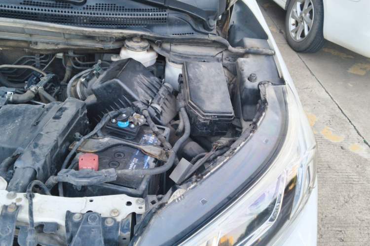 Used Honda CR-V 2015 2.4L two-wheel drive luxury version Engine Bay Left