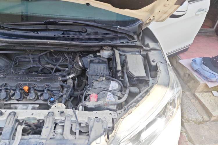 Used Honda CR-V 2015 2.0L two-wheel drive Fashion Edition Engine Bay Left