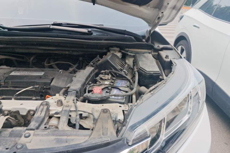 Used Honda CR-V 2015 2.4L two-wheel drive luxury version Engine Bay Left
