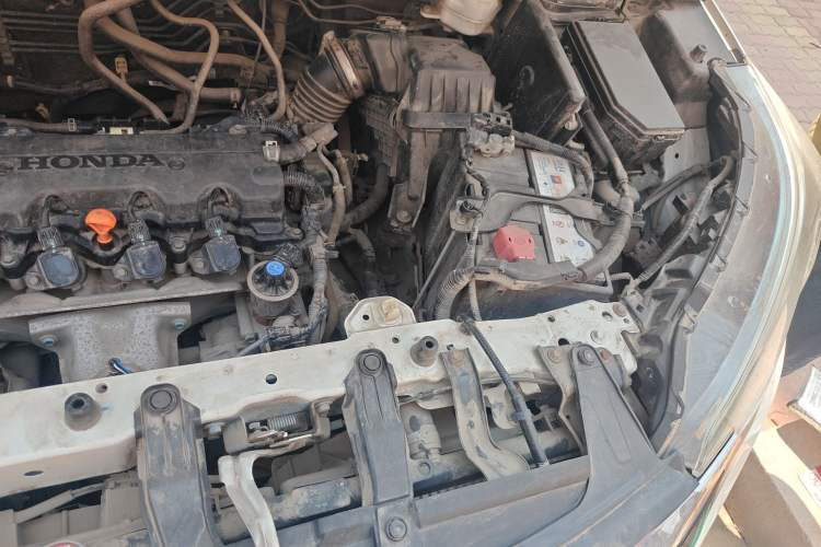 Used Honda CR-V 2015 2.0L two-wheel drive Fashion Edition Engine Bay Left