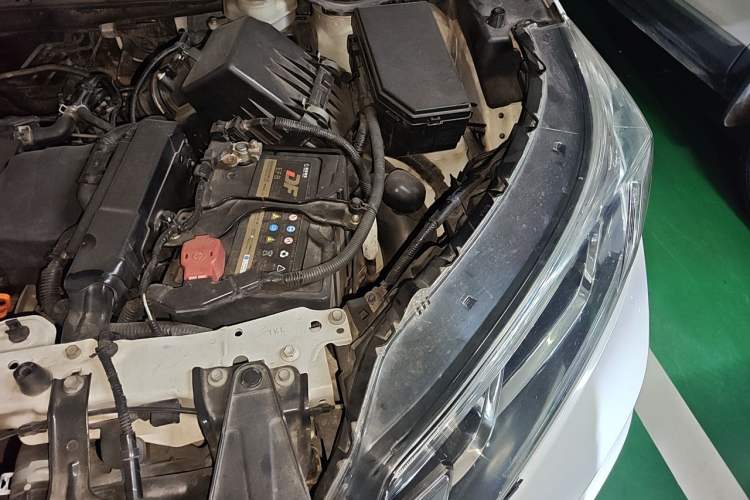 Used Honda CR-V 2015 2.4L four-wheel drive luxury version Engine Bay Left