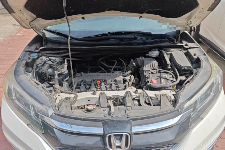 Used Honda CR-V 2015 2.0L two-wheel drive Fashion Edition Engine Bay