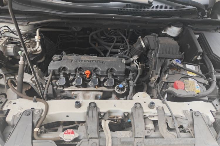 Used Honda CR-V 2015 2.0L two-wheel drive urban version Engine Bay