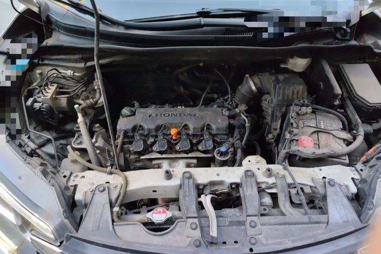 Used Honda CR-V 2015 2.0L two-wheel drive Fashion Edition Engine Bay